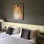 Levadia Hotel 3*