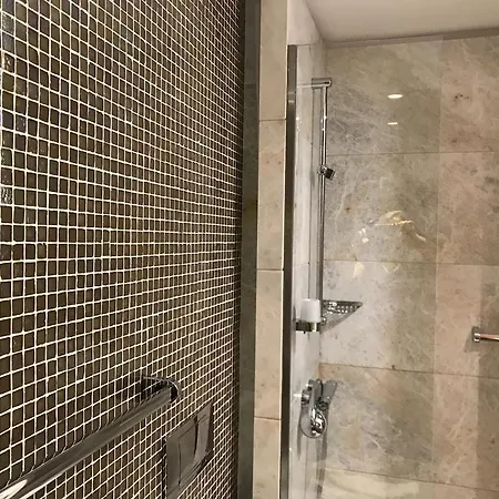 利瓦迪亚酒店 酒店 莱瓦贾