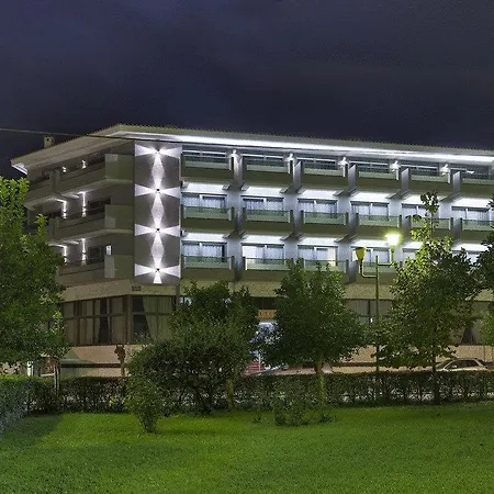 호텔 Levadia Hotel