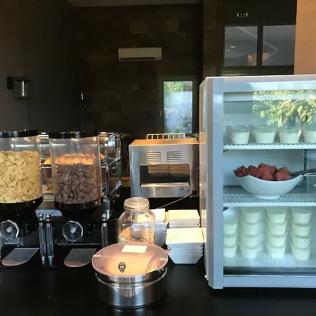 利瓦迪亚酒店 酒店 莱瓦贾