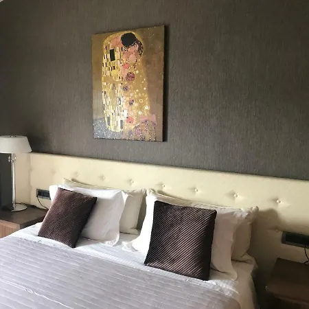 Levadia Hotel 3*